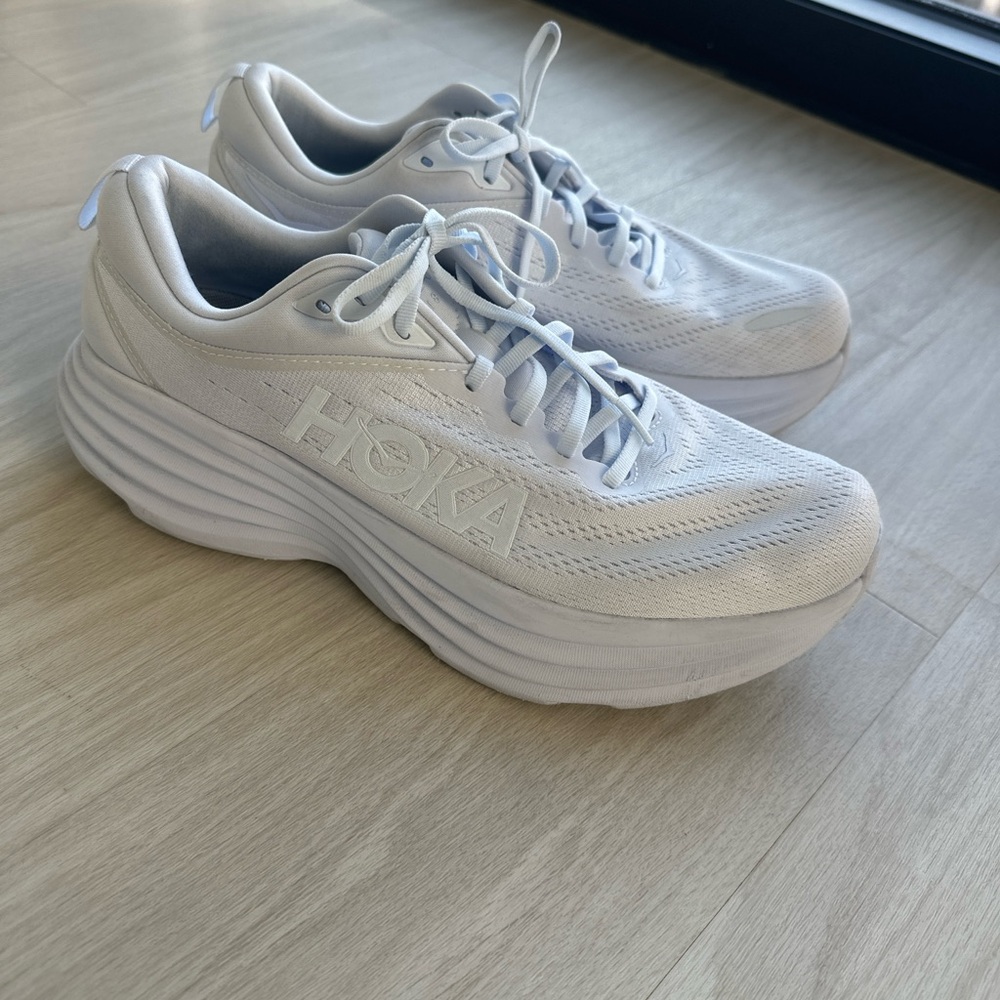 Hoka bondi 8 in triple White